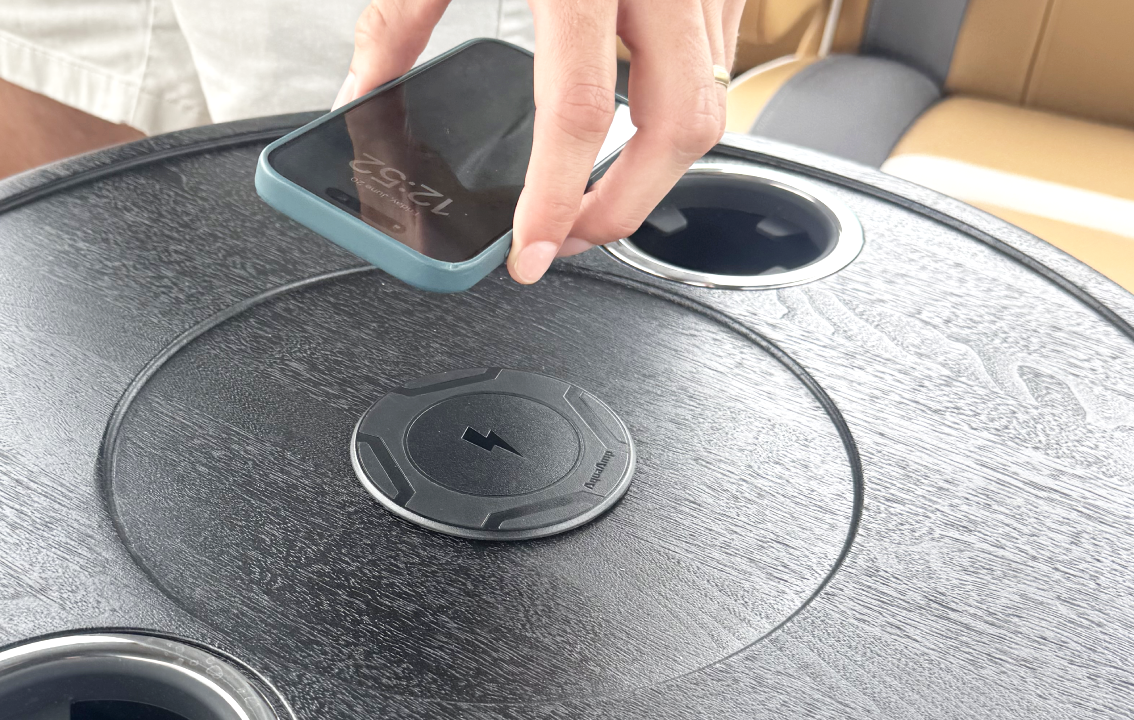 AquaAmp 100 Series Waterproof Wireless Charger