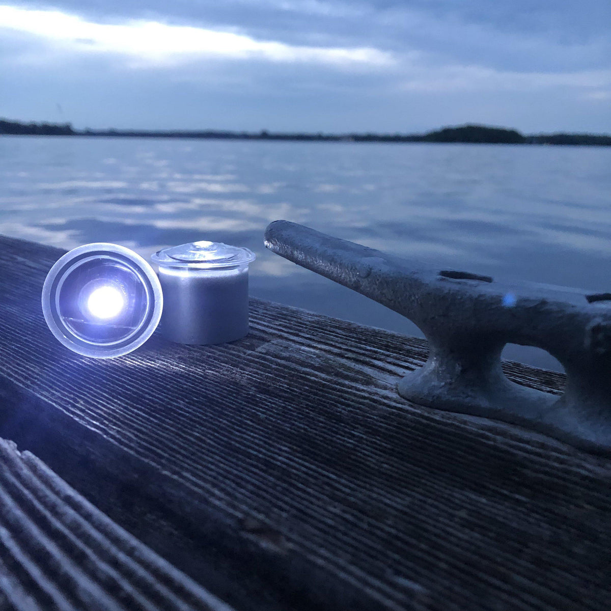 LED Dock &amp; Deck Pods - Solar Powered Light Dots