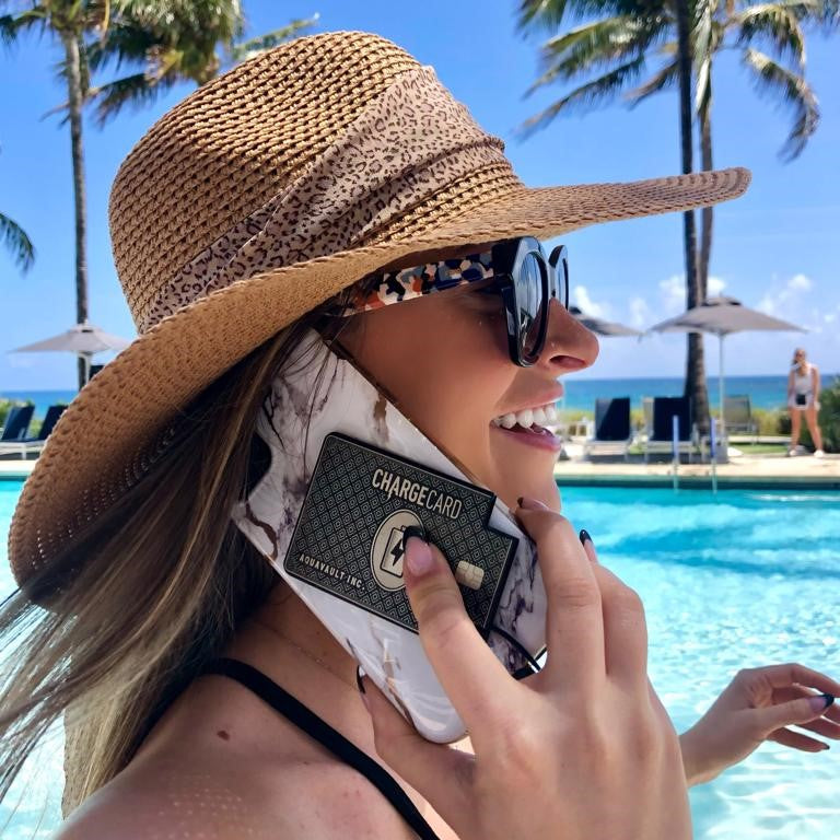 The World&#39;s Thinnest Portable Charger - The ChargeCard®