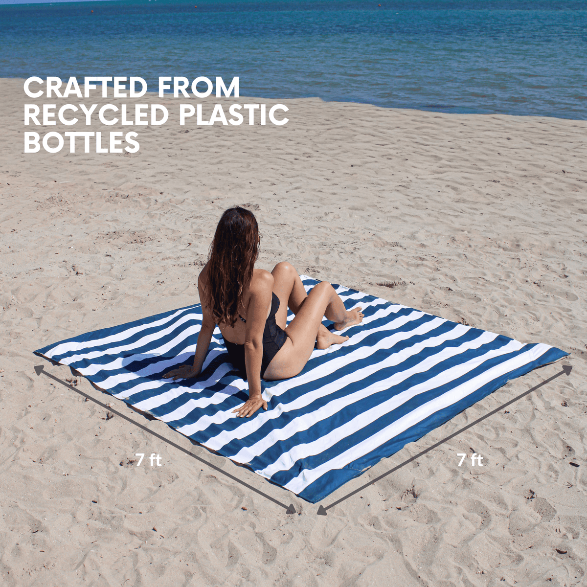 Oversized Waterproof &amp; Sand-Repellent Beach Blanket with Umbrella Port